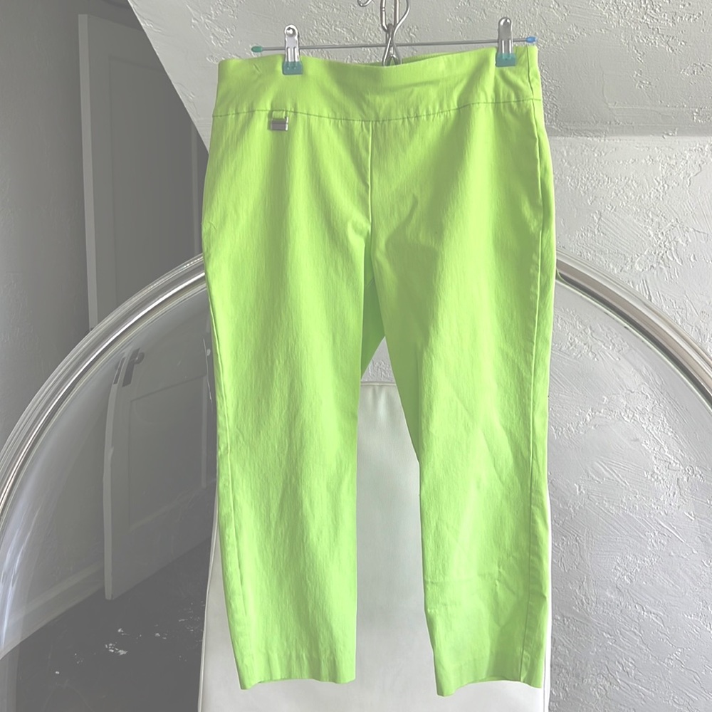 Alfani Essential Capri Pull-On with Tummy-Control. Size